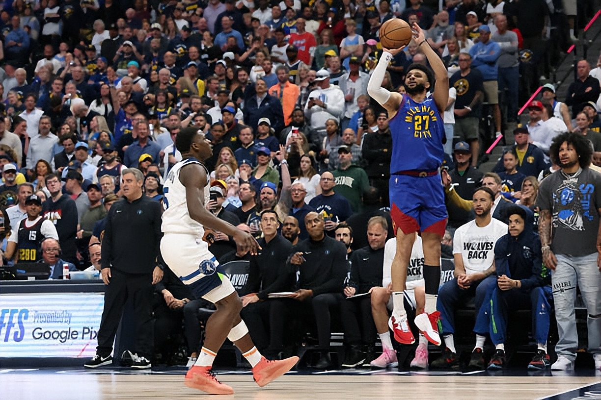 雷速直播-赛前突围战来临，明尼苏达森林狼围绕全明星赛单刀错失，气氛紧张，年轻球员得到机会的简单介绍