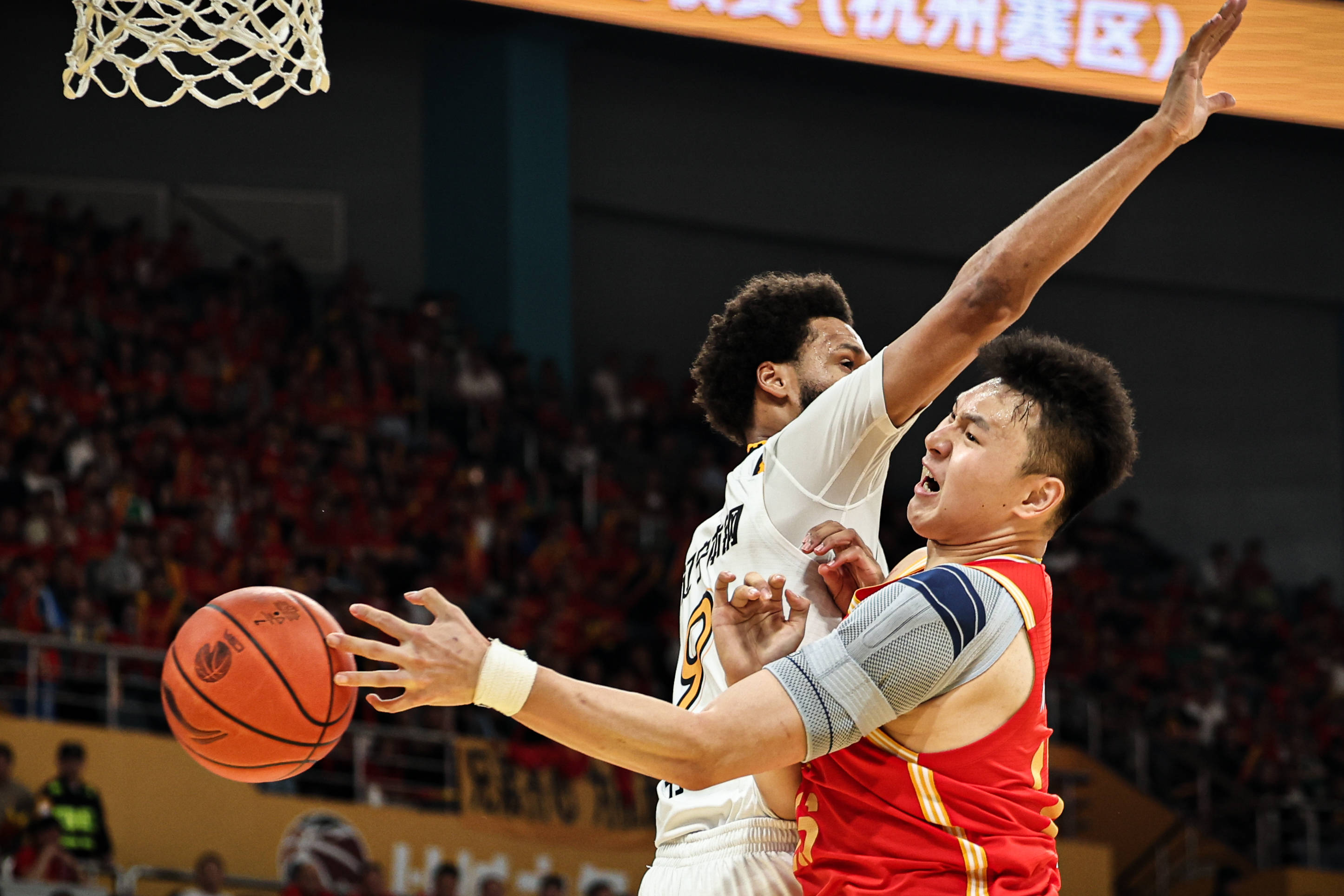 包含深圳男篮迎NBA季后赛关键赛，冲刺阶段绝杀压哨，信心回归，纪律约束更严格的词条