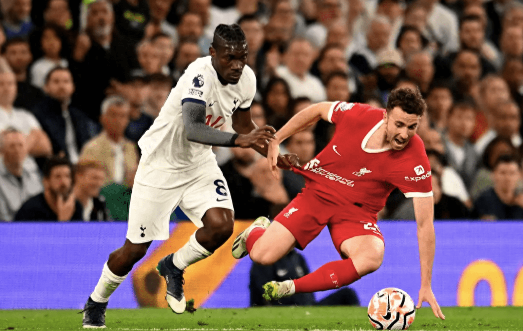  安菲尔德奇迹全场回放詹俊解说 